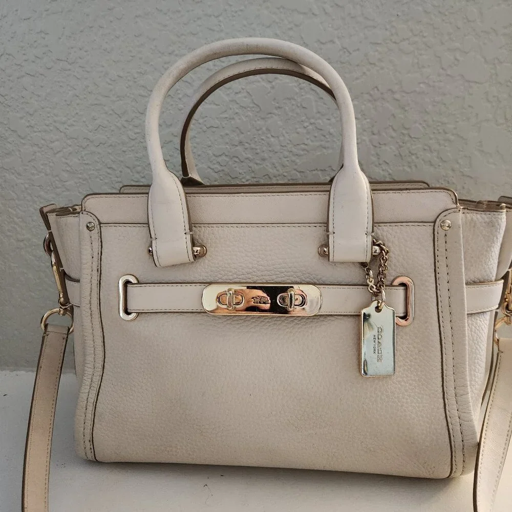 Coach Swagger White Leather Shoulder Bag Purse